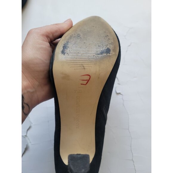 Banana Republic Sydney ruffle bootie Size 7.5 Office Wear Date Night Modern City - Picture 7 of 9